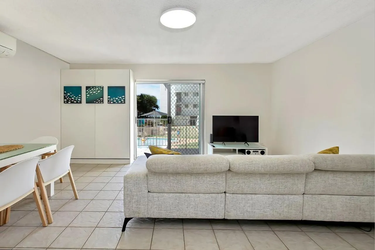Beachcomber Unit 4 7 Dingle Ave Apartment Caloundra